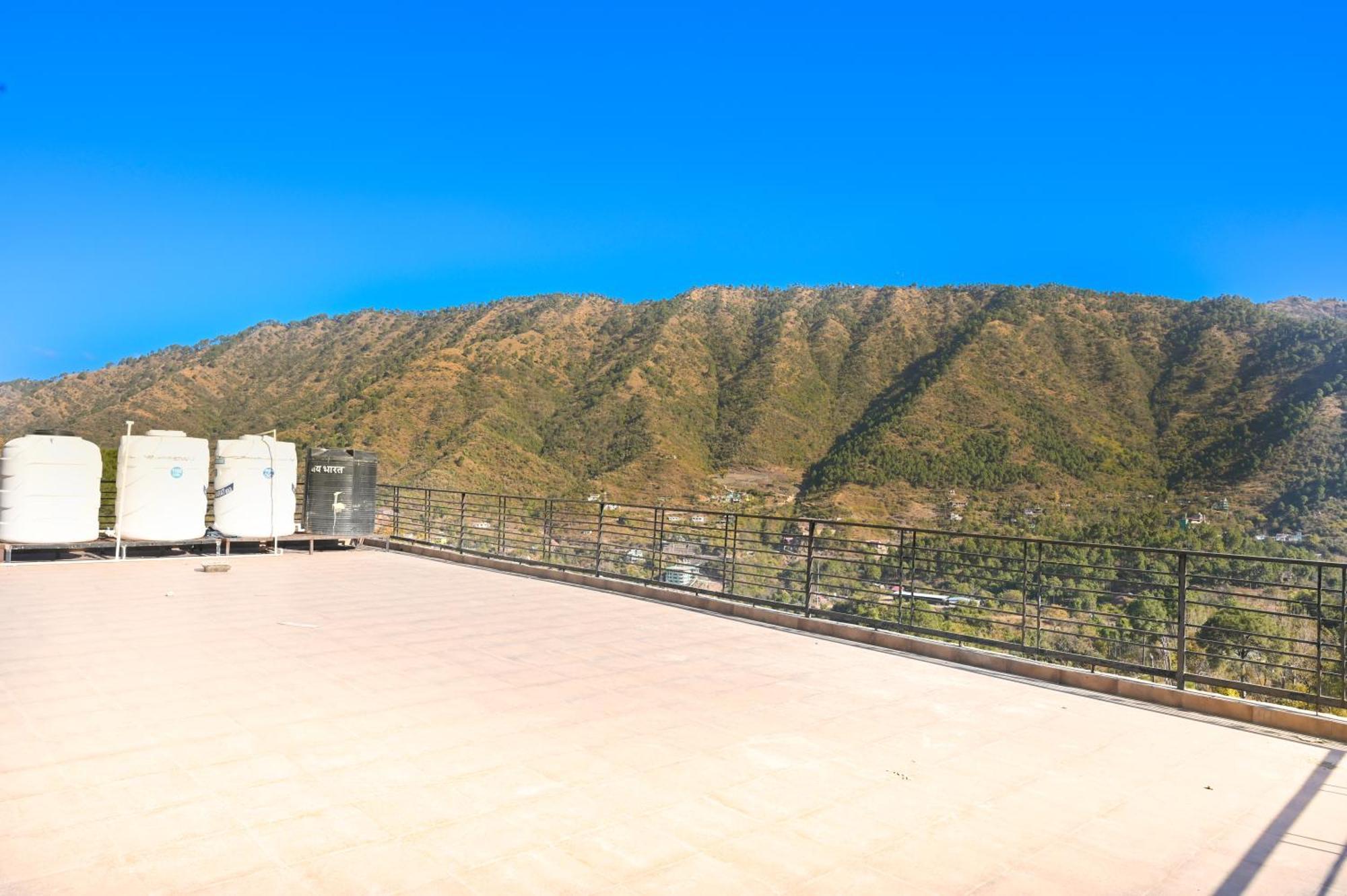 The Eminence Resort & Gym Solan Exterior photo